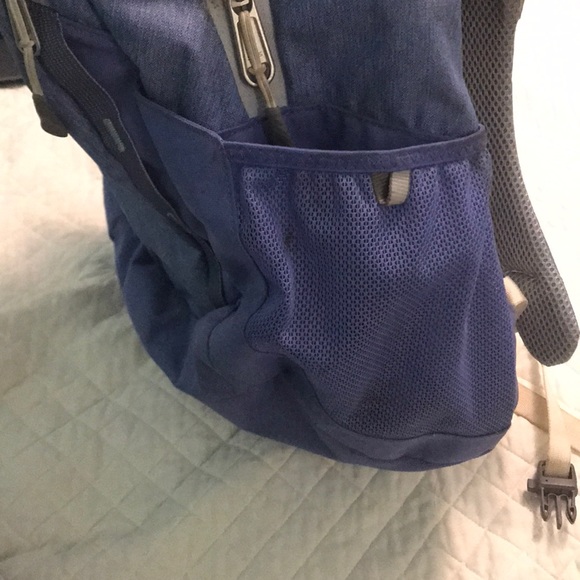 North face backpack - Picture 5 of 8